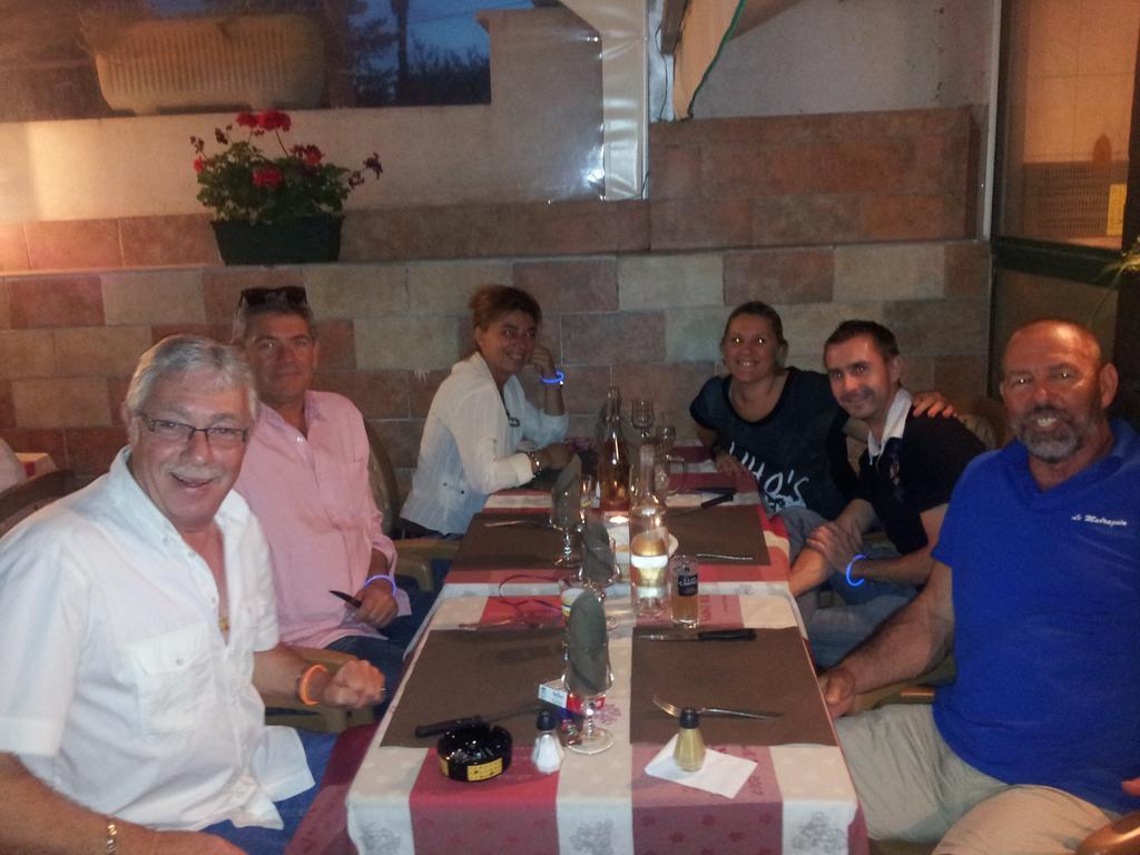 Le Grand Hotel Aups Bagian luar foto
