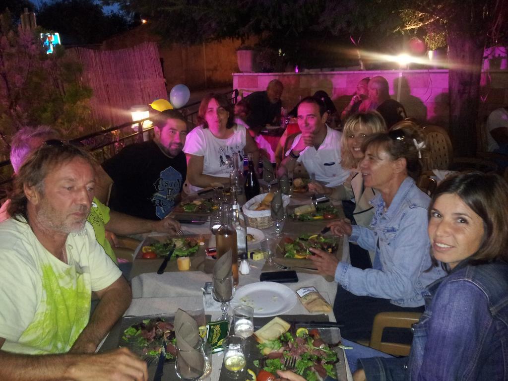 Le Grand Hotel Aups Bagian luar foto