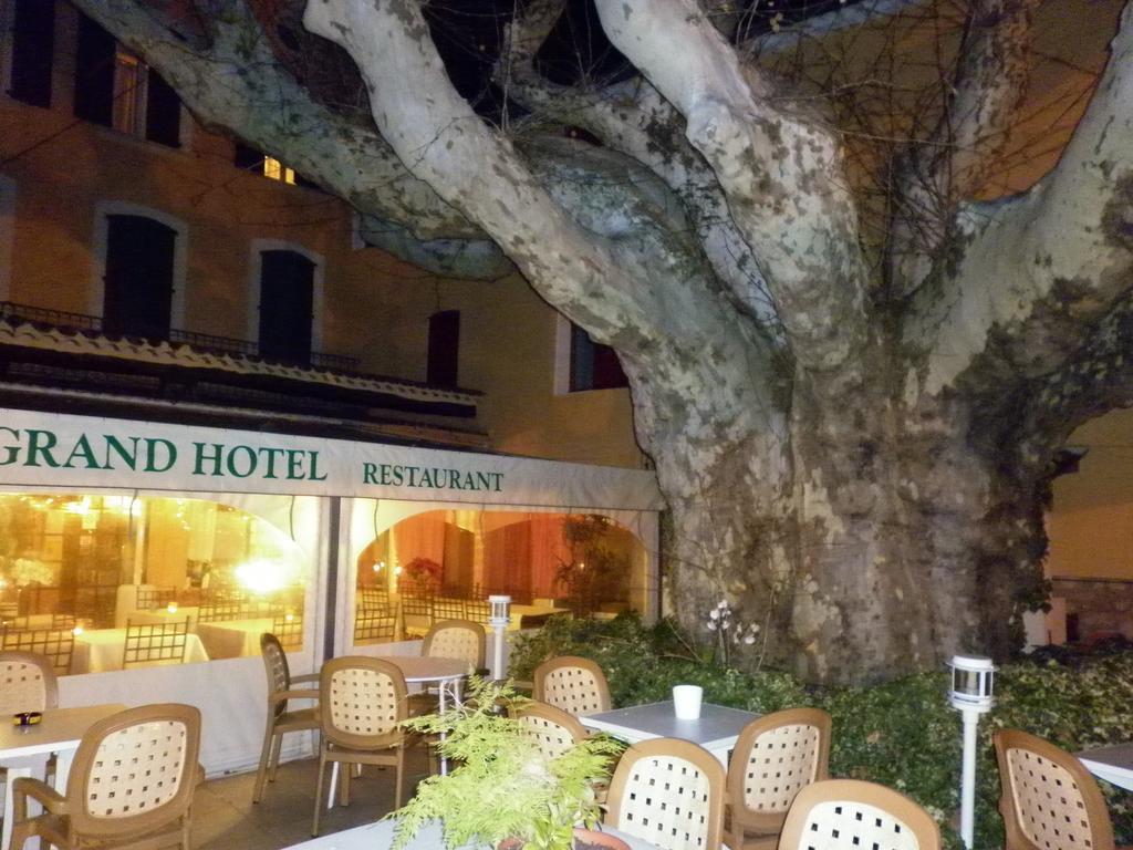 Le Grand Hotel Aups Bagian luar foto