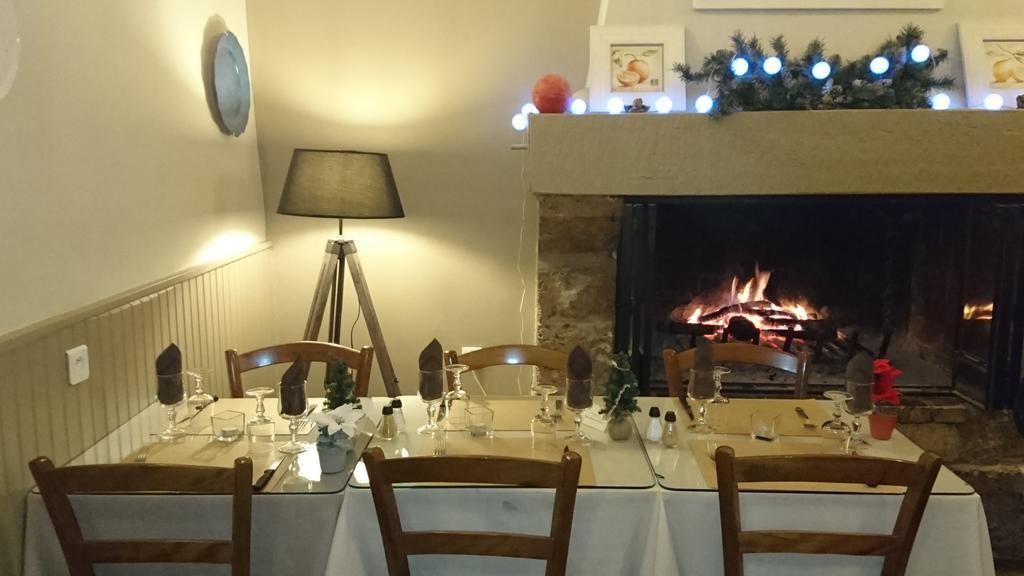 Le Grand Hotel Aups Bagian luar foto