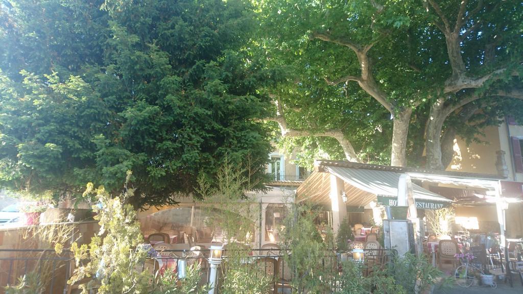 Le Grand Hotel Aups Bagian luar foto