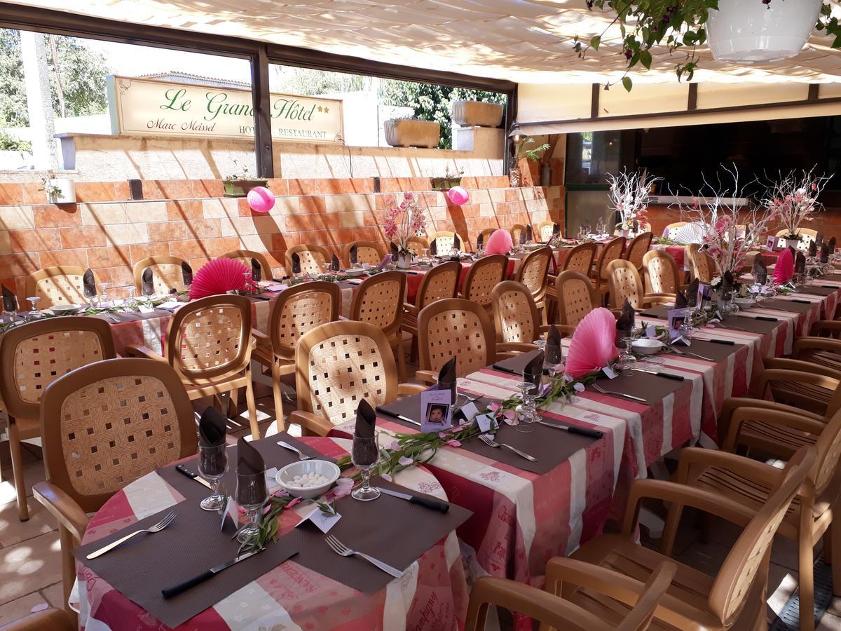 Le Grand Hotel Aups Bagian luar foto